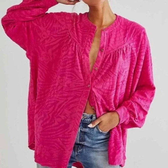 Free People Can't Stop Dreaming Oversized Sz XS Vibrant Pink Textured Blouse - Picture 2 of 11